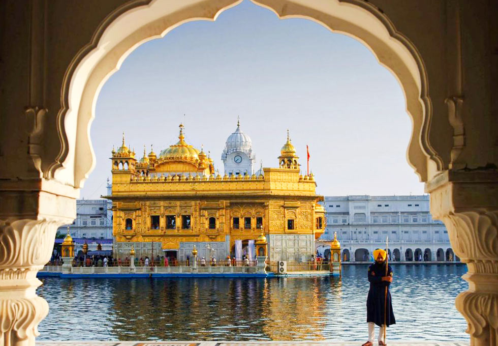 Khám phá sự linh thiêng của Đền Vàng Harmandir Sahib ở Ấn Độ
